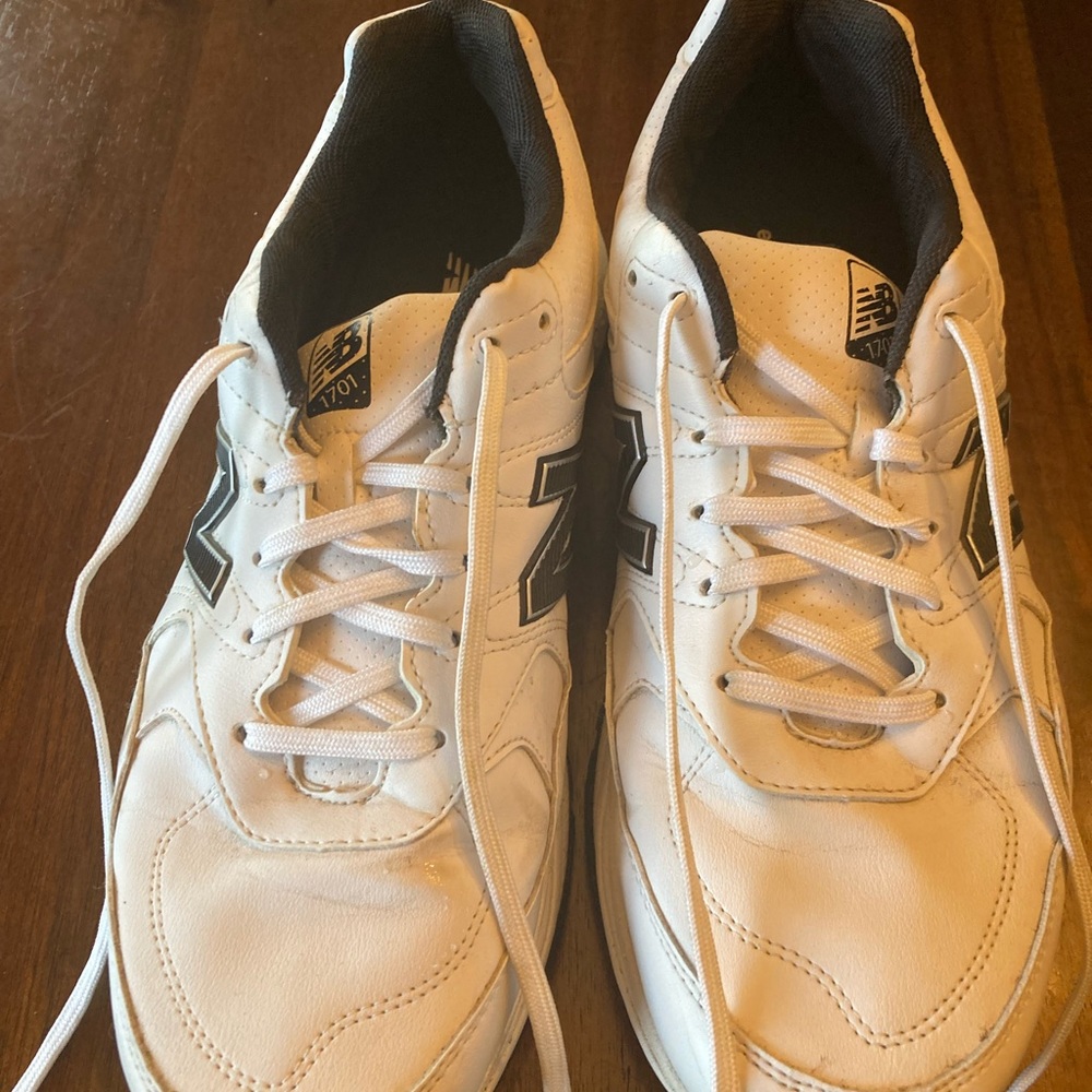 Men’s size 11.5 extra wide 4E.  New Balance Golf Shoe.